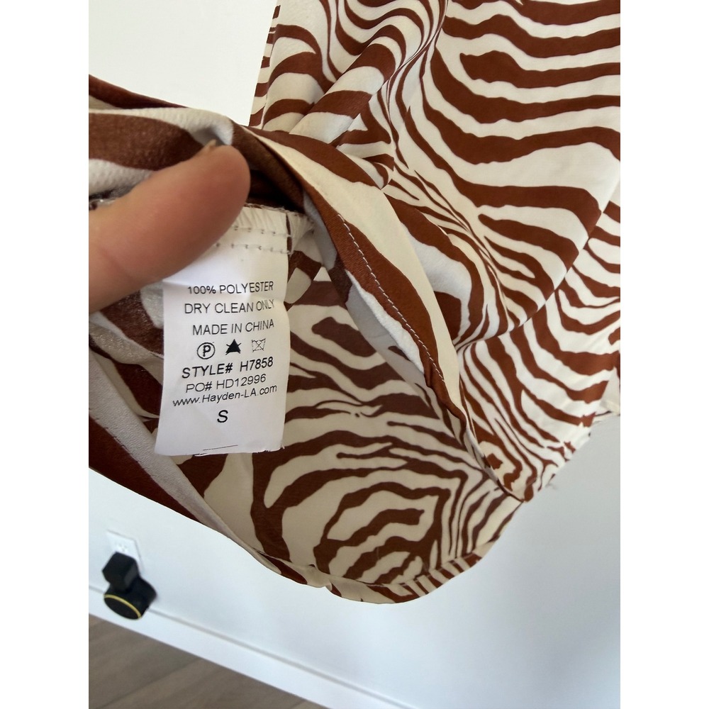 Hayden Los Angeles Zebra Print Camisole Top Brown White V-Neck Small H7858 NWT - Picture 4 of 4